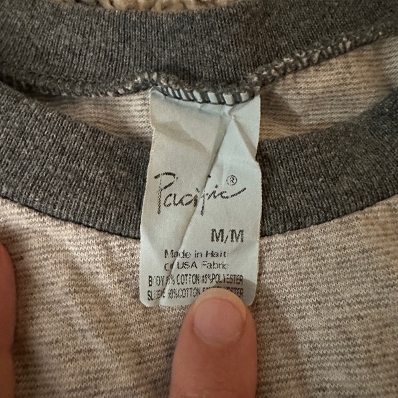 Of Mice & Men Grey and White Raglan Shirt - Size Men’s Medium - Picture 2 of 4